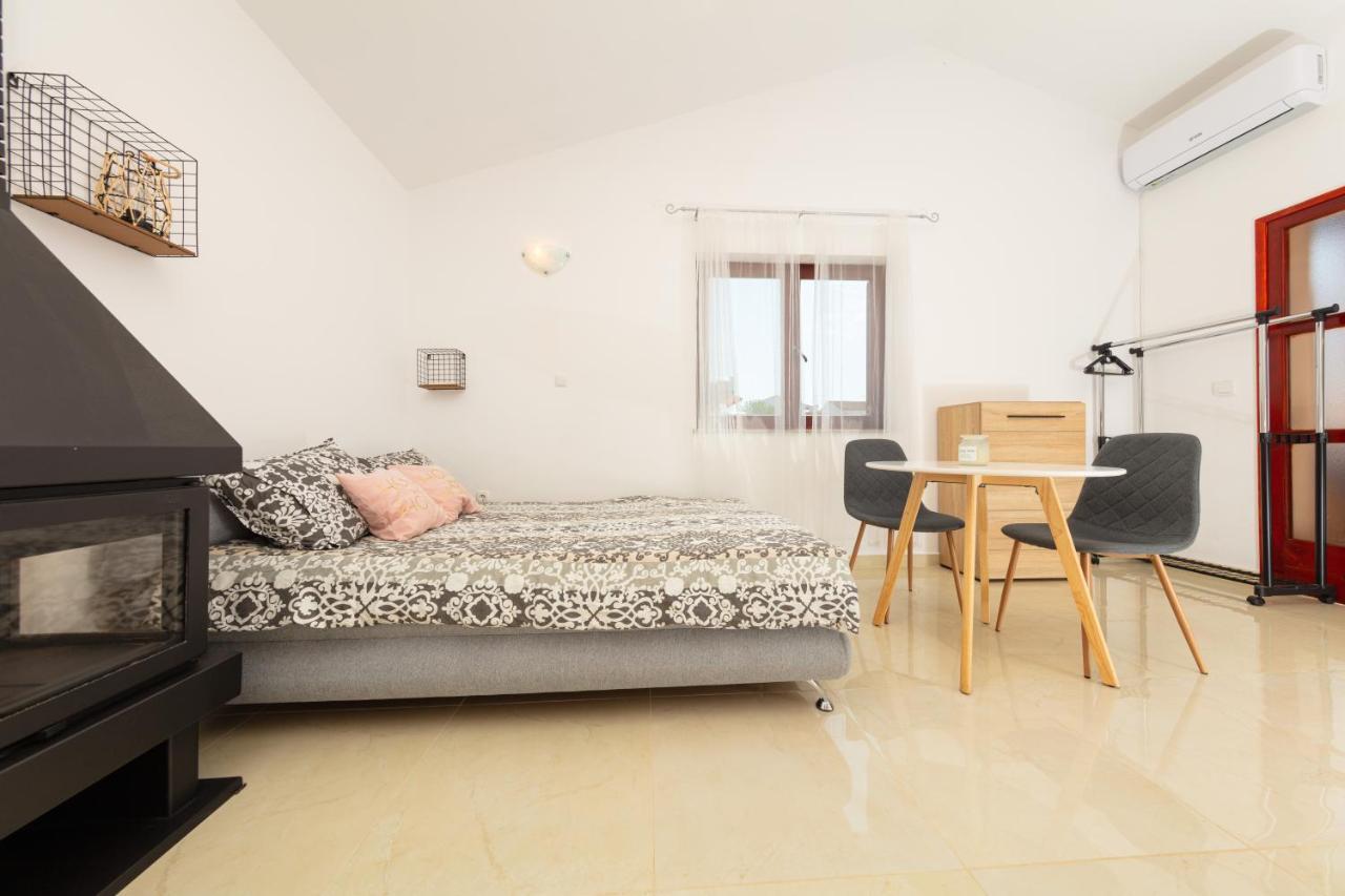 Lili Apartment *