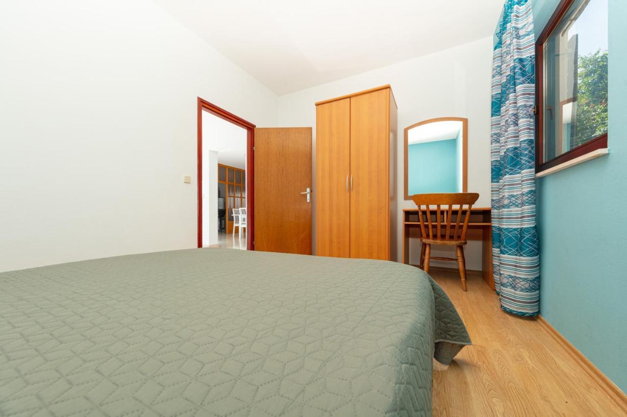 Lili Apartment *