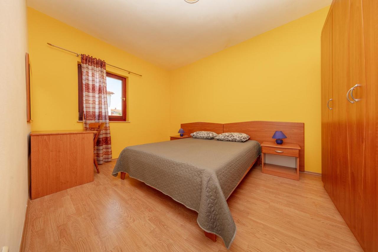 Apartment Lili Pula