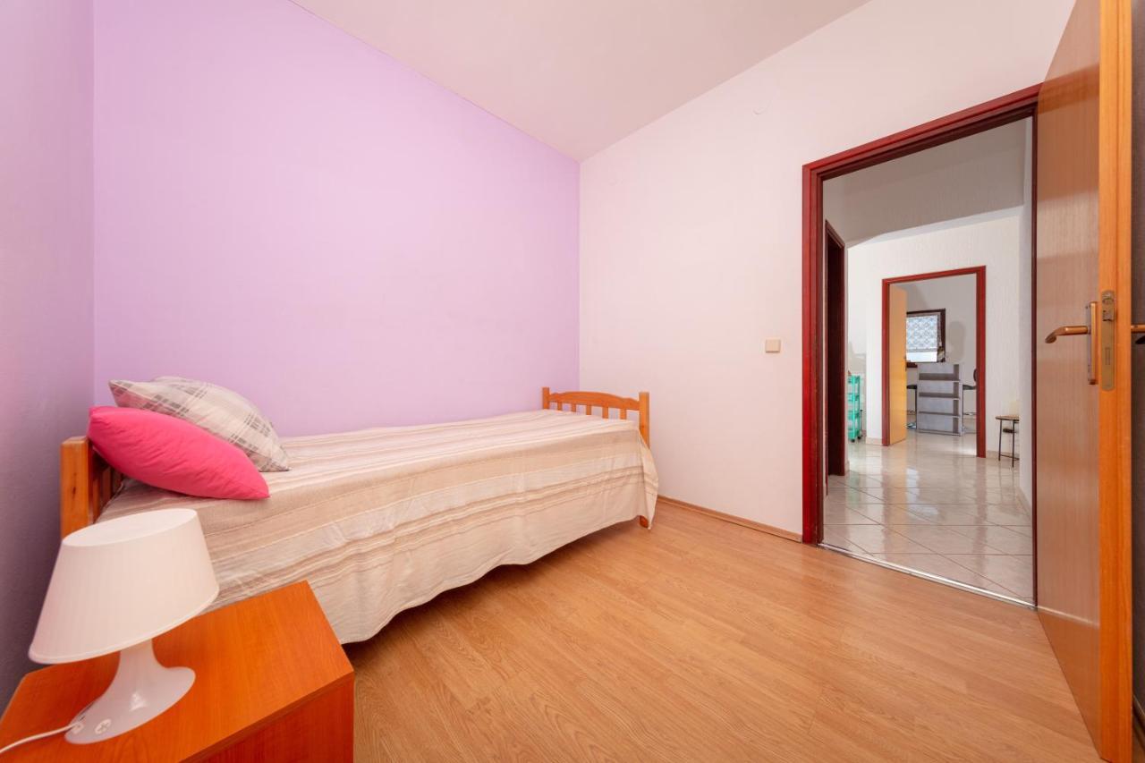 Apartment Lili Pula