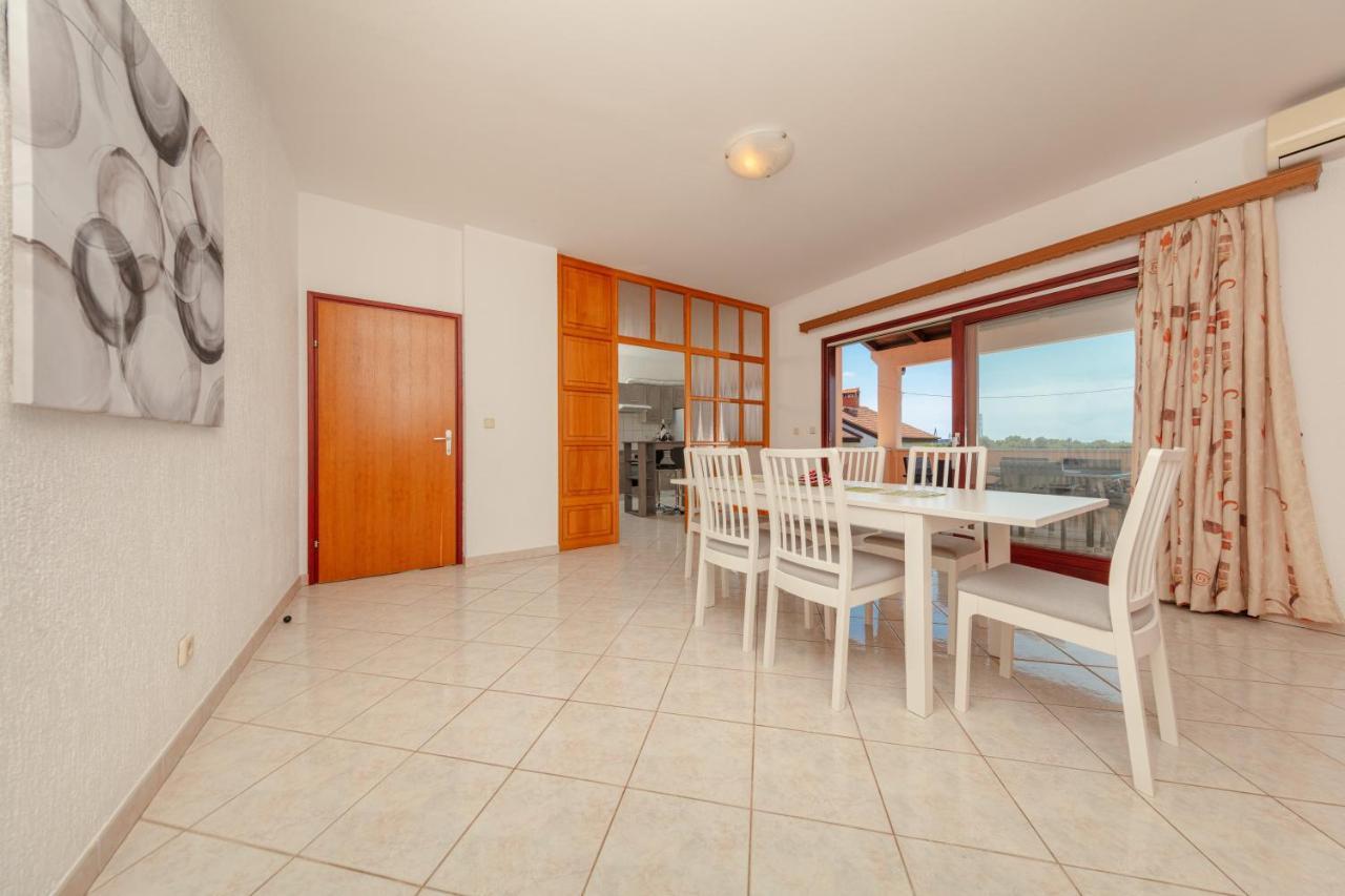 Apartament Lili *
