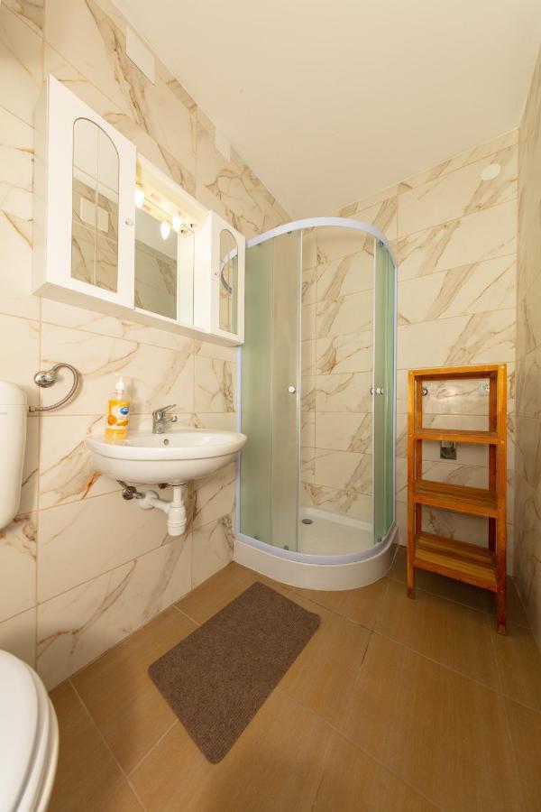 Lili Apartament *